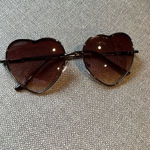 A.J. Morgan Heart-Shaped Brown Sunglasses